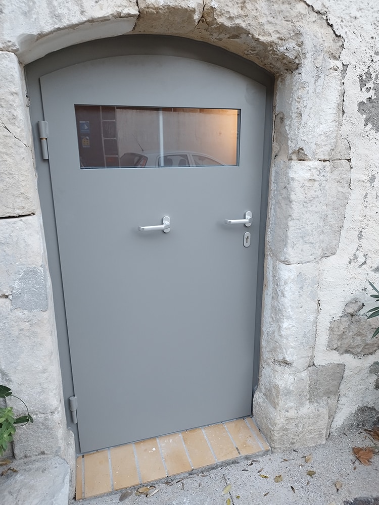 AquaLOCK Door