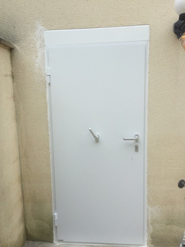 AquaLOCK Door