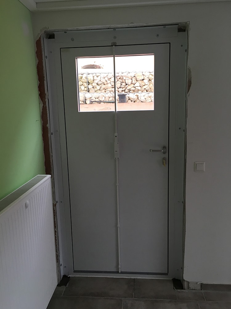 AquaLOCK Door