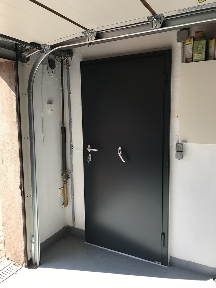 AquaLOCK Door