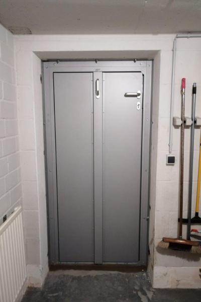 AquaLOCK Door