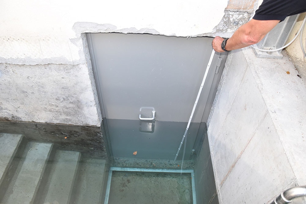 AquaLOCK Door