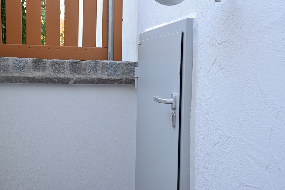 AquaLOCK Door