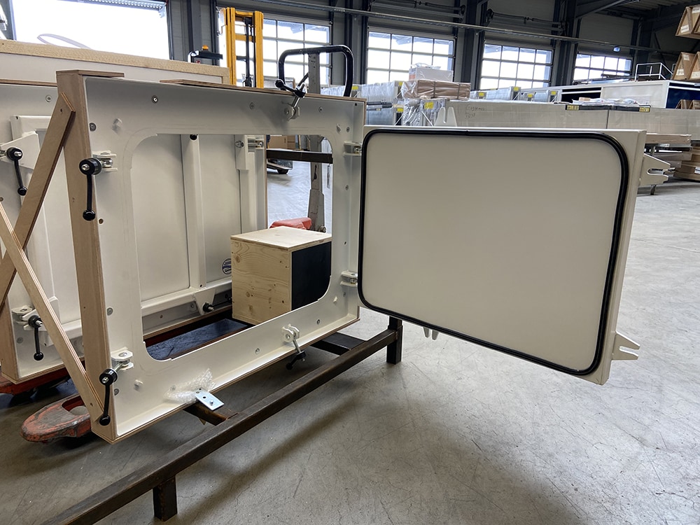 AquaLOCK Door
