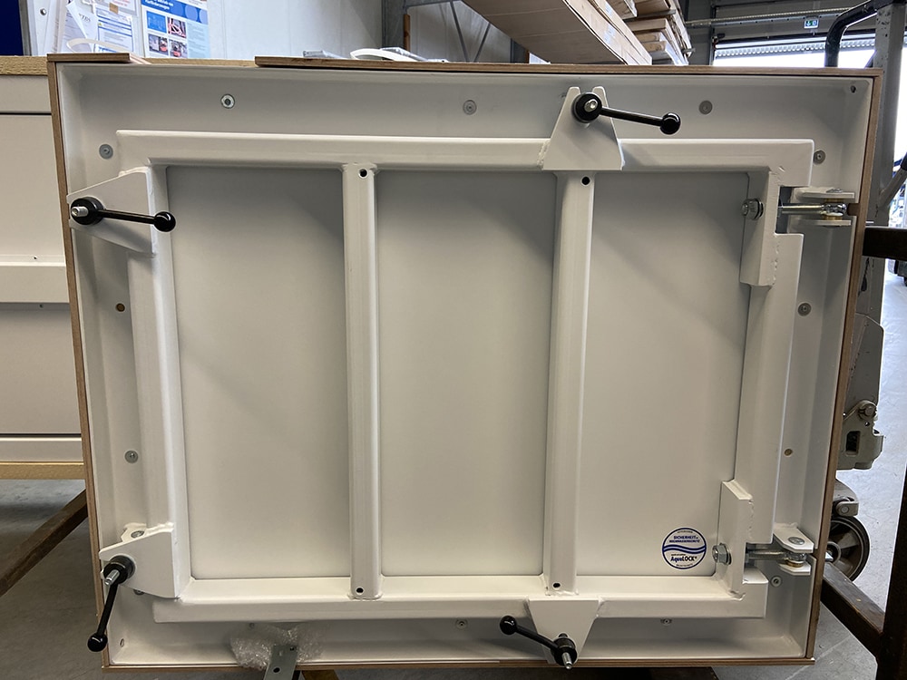 AquaLOCK Door
