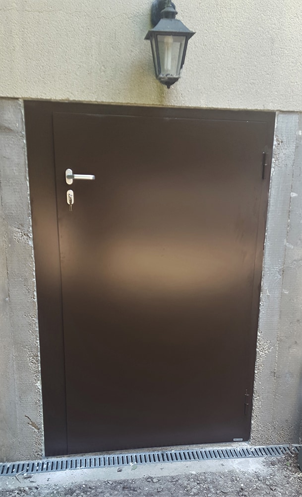 AquaLOCK Door