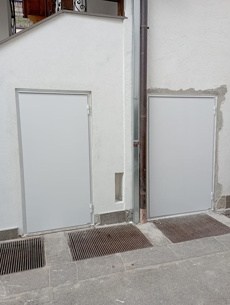 AquaLOCK Door